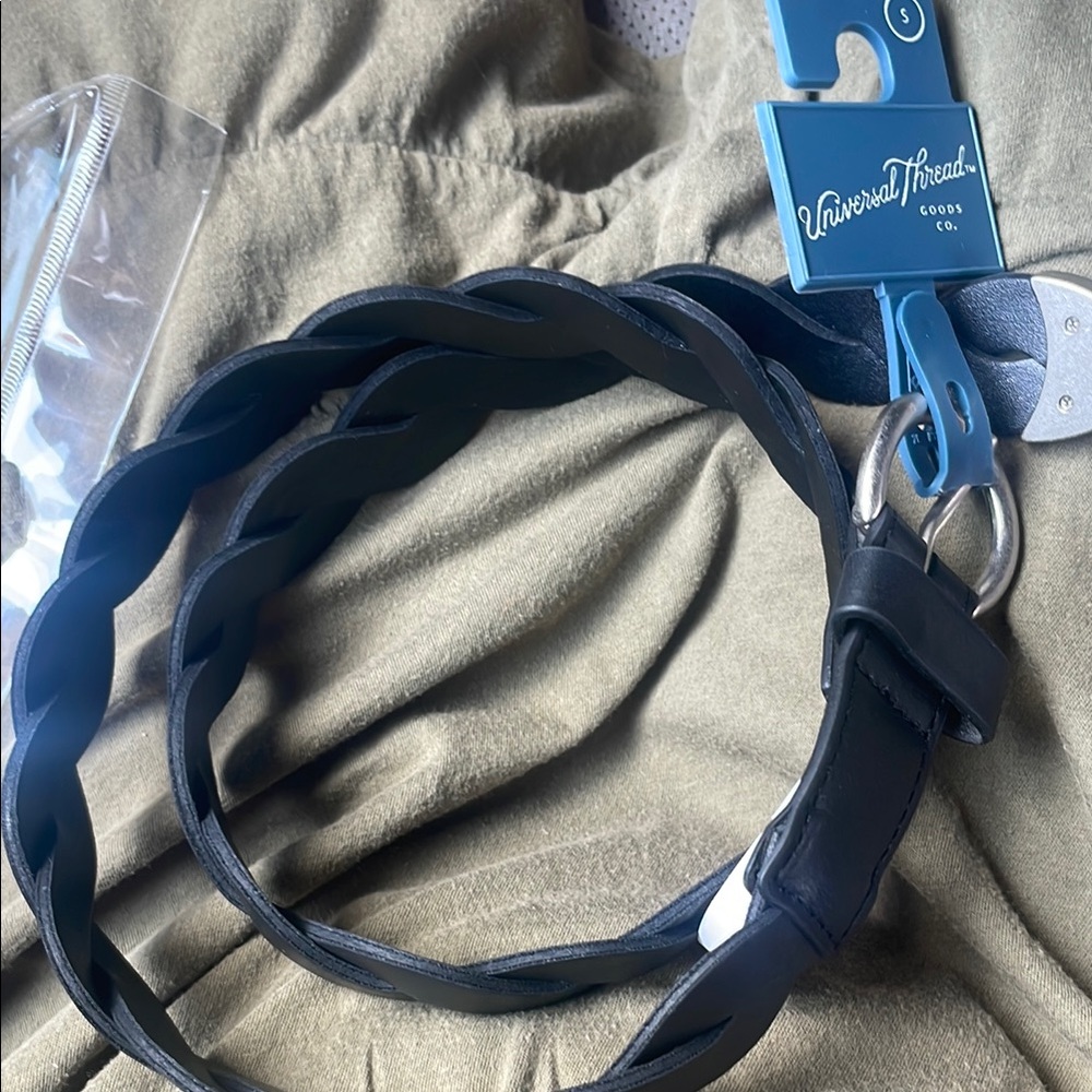 Universal Thread Black Twisted Belt